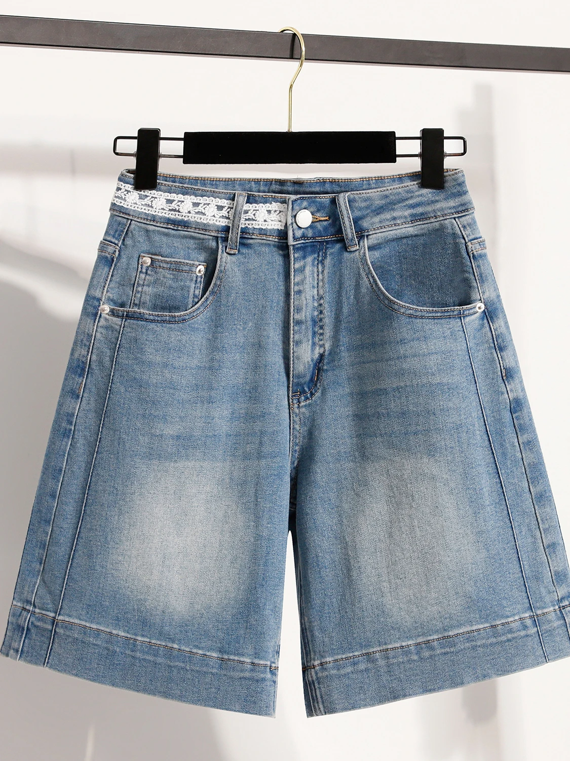 

Аутентичные корейские джинсовые шорты больших размеров с широкими штанинами, свободного кроя, утягивающие, повседневные, из хлопка, с высокой талией, длиной до колена, для женщин