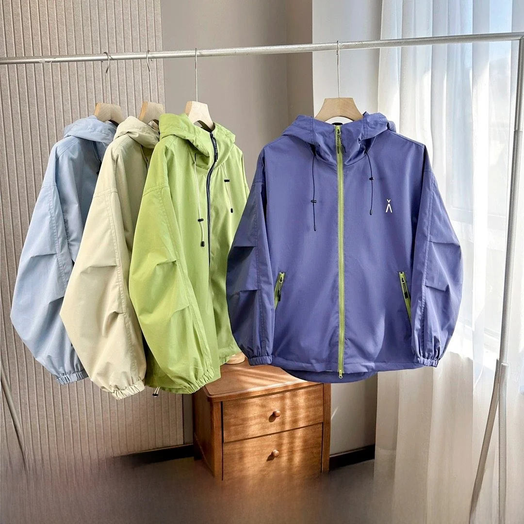 

Casual Outdoor Windproof Waterproof Hooded Jaet for Men And Women Couples Fre Sle All-Match Leisure Outerwear