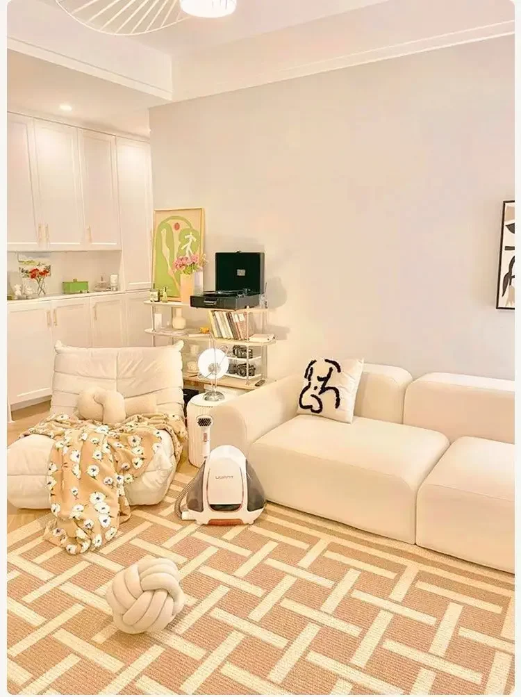 خبز كريمي للسرير والإفطار غرفة معيشة بسيطة شقة صغيرة #2