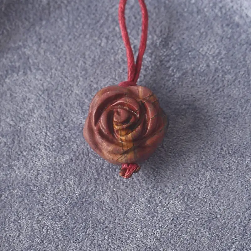 

Многоцветный кулон «Роза Пикассо из яшмы» с красным шнуром: аксессуар из натурального камня для изготовления поделок и ювелирных изделий своими руками