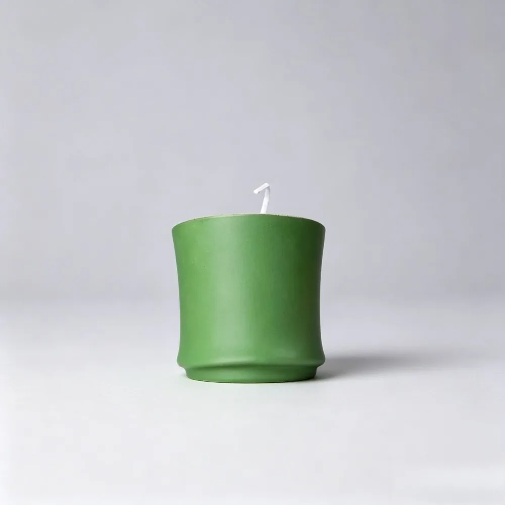 Ceramics Bamboo Joint Low-Temp Candle, Scented Ebony Agarwood, Skin-Safe Smokeless Massage Candle