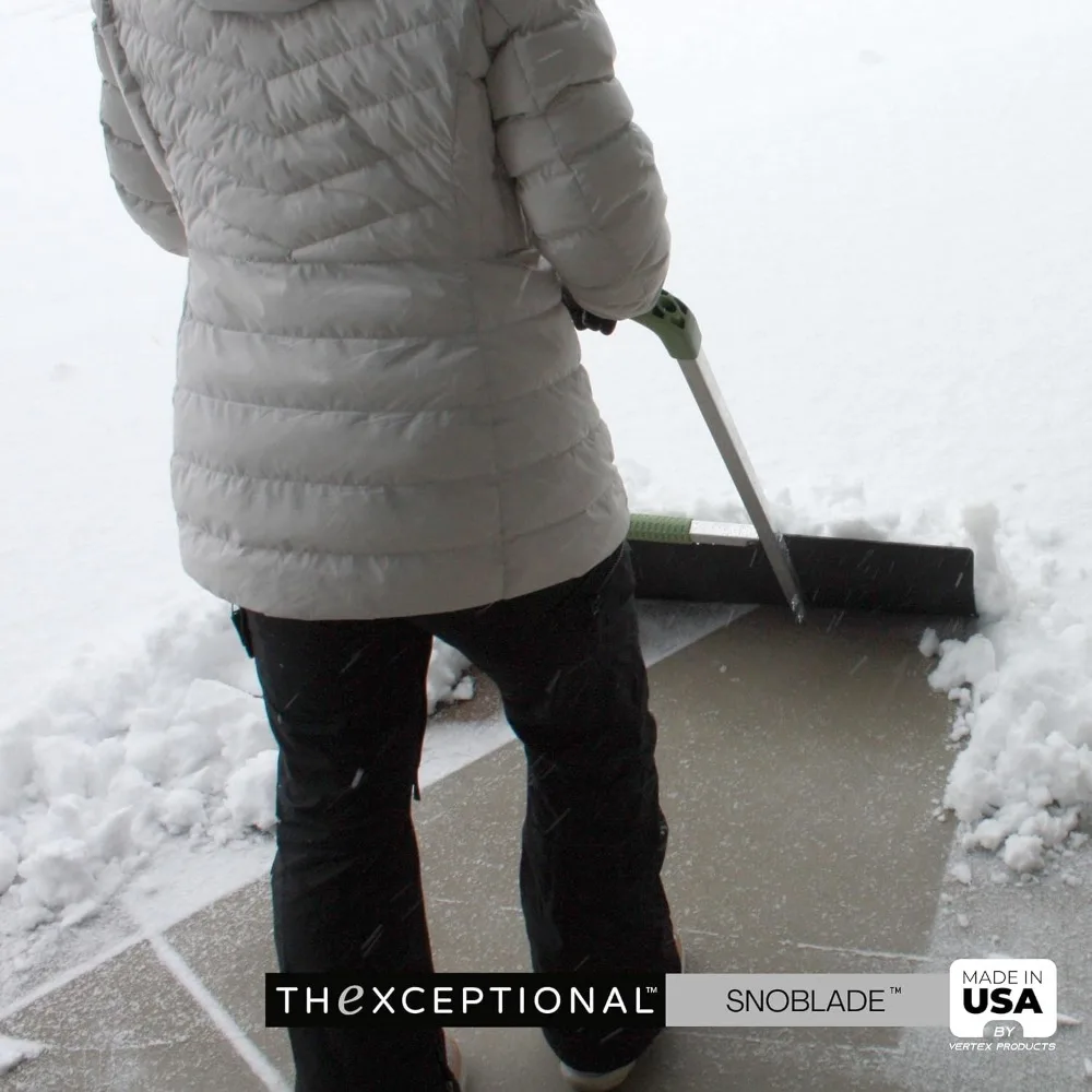 مجرفة مريحة لإزالة الثلوج بمقبض مزدوج مع شفرة بولي واسعة وتقنية U-Power لتنظيف الثلج بكفاءة