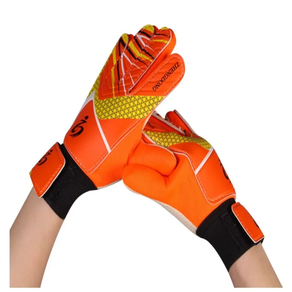 

1 pair Double Sided Latex Children Soccer Gloves Cushioning Antiskid Goalie Gloves Wear Resistant Major Goalkeeper Gloves