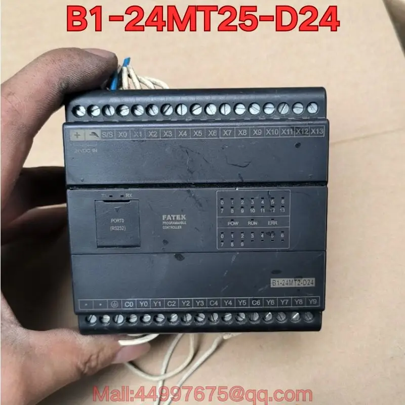 

Бывший в употреблении функциональный тест контроллера ПЛК B1-24MT25-D24 нормально