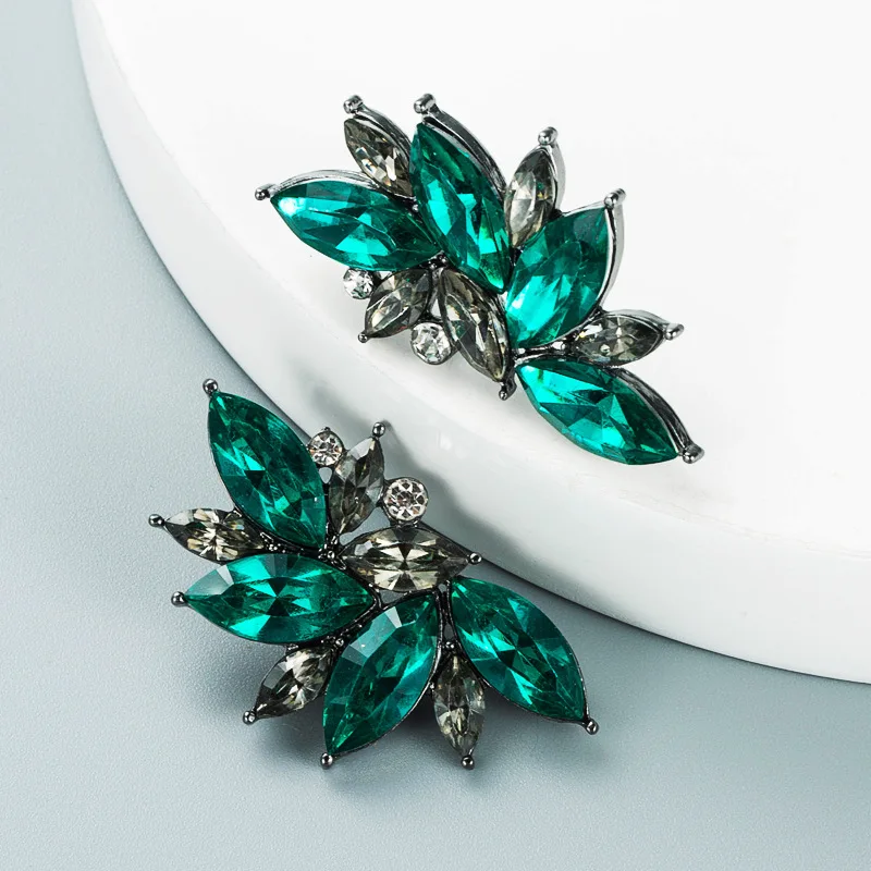 Individuelle geometrische Blumen-Ohrringe aus Legierung mit Diamant-Strass, vollbesetzt mit Diamanten, Retro-Ohrstecker im schlichten Design – Detail 3
