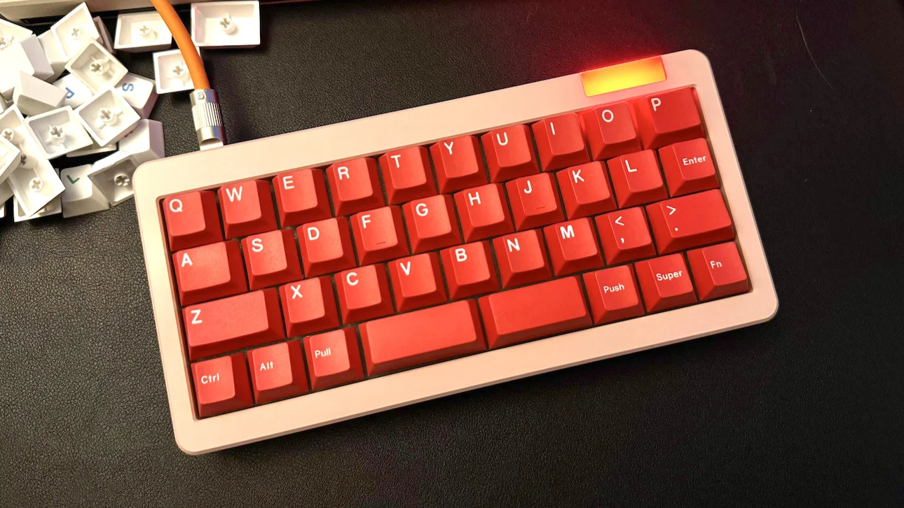 Geekark White On Red WOR Mechanical Keyboard Keycaps Cherry Profile Dye Sublimation Red Key Caps 40s Planck For 61 64 68 75 87