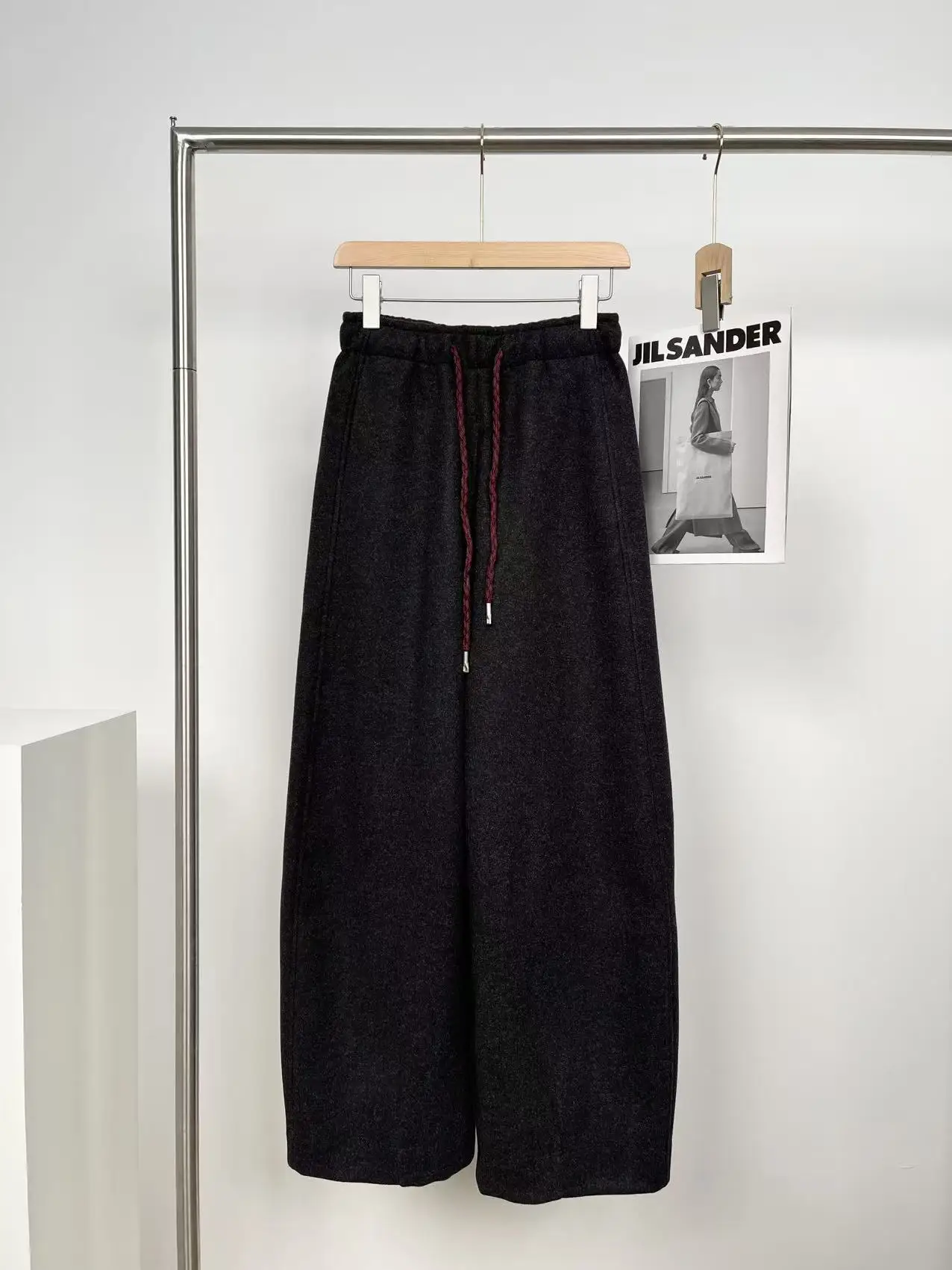 2025 novo high-end engrossado vaca veludo calças de perna larga feminina solta foice calças casuais