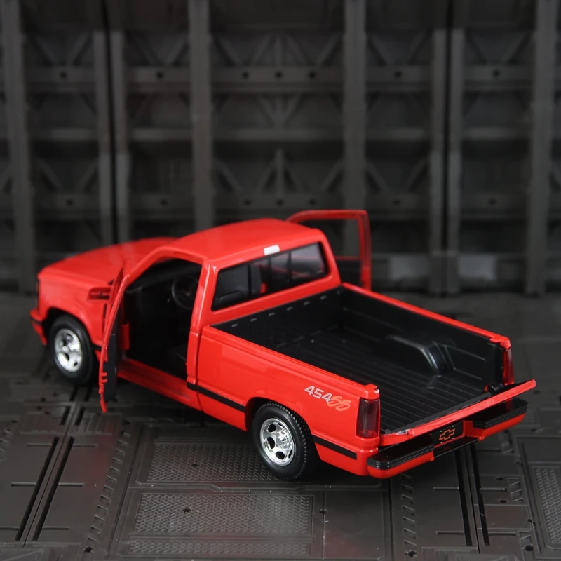 

Maisto 1:24 simulation Chevrolet 454 SS pickup truck transport vehicle alloy model door can be opened static ornament gift