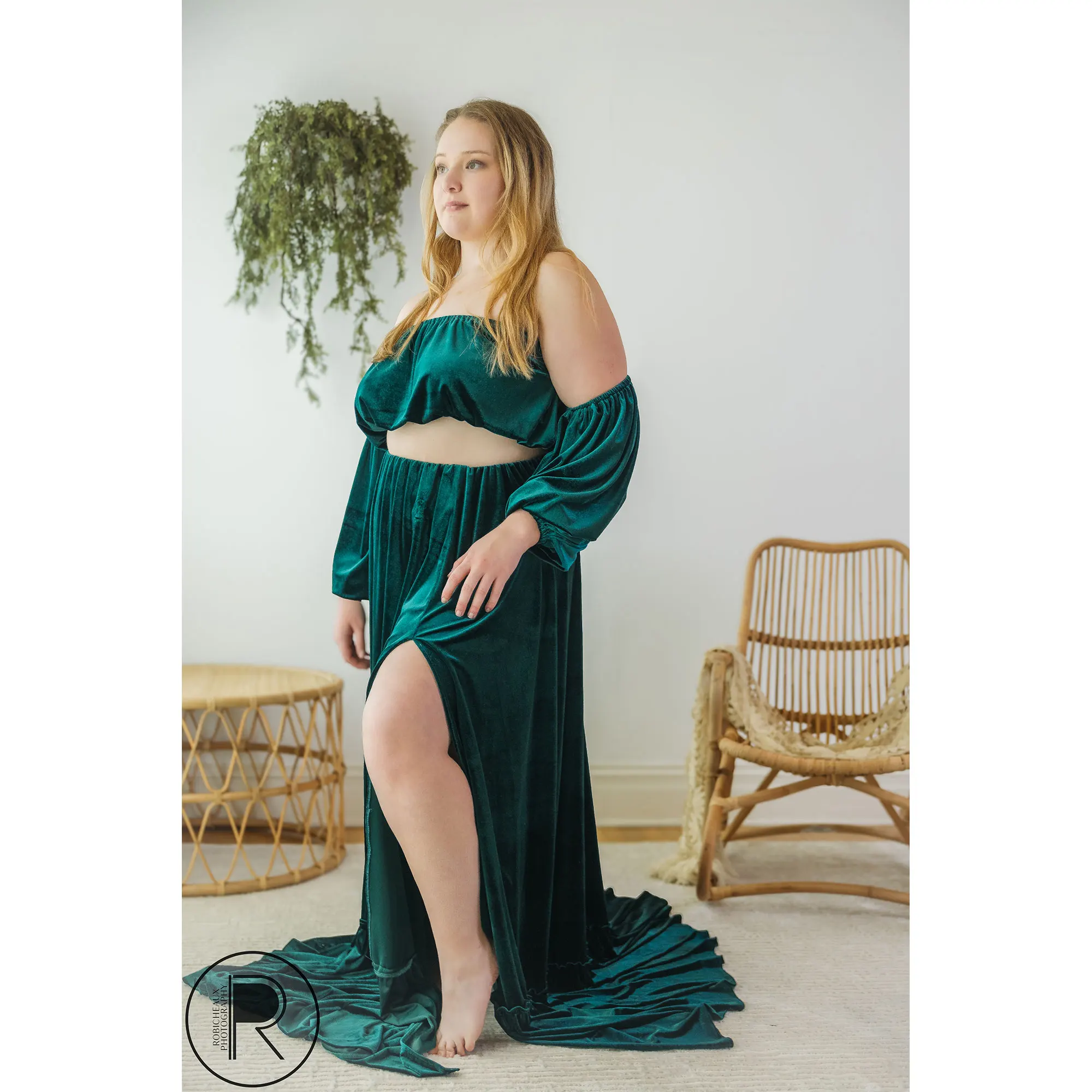 Don&Judy Velvet Off Shoulder Maternity Evening Set with Elastic Waist Long Sleeve Dramatic Train Gown for Baby Shower Photo