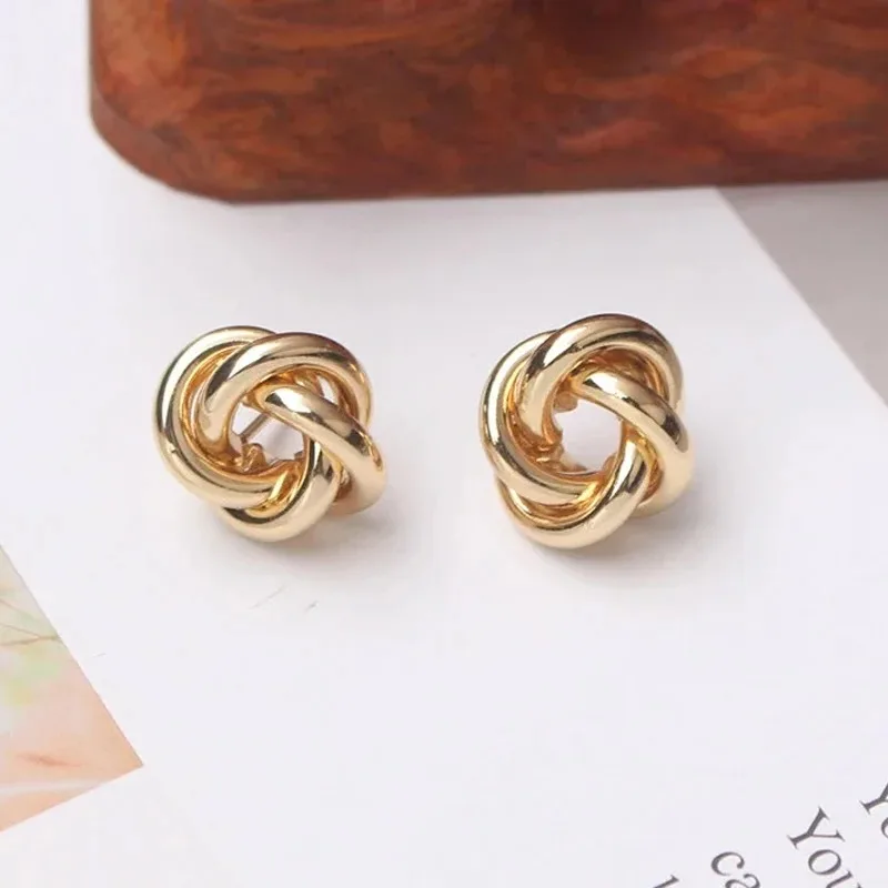 

Gold Silver Twisted Wire Geometric Stud Earrings for Women Minimalist Fashion Jewelry Gift Everyday Wear Post Earrings