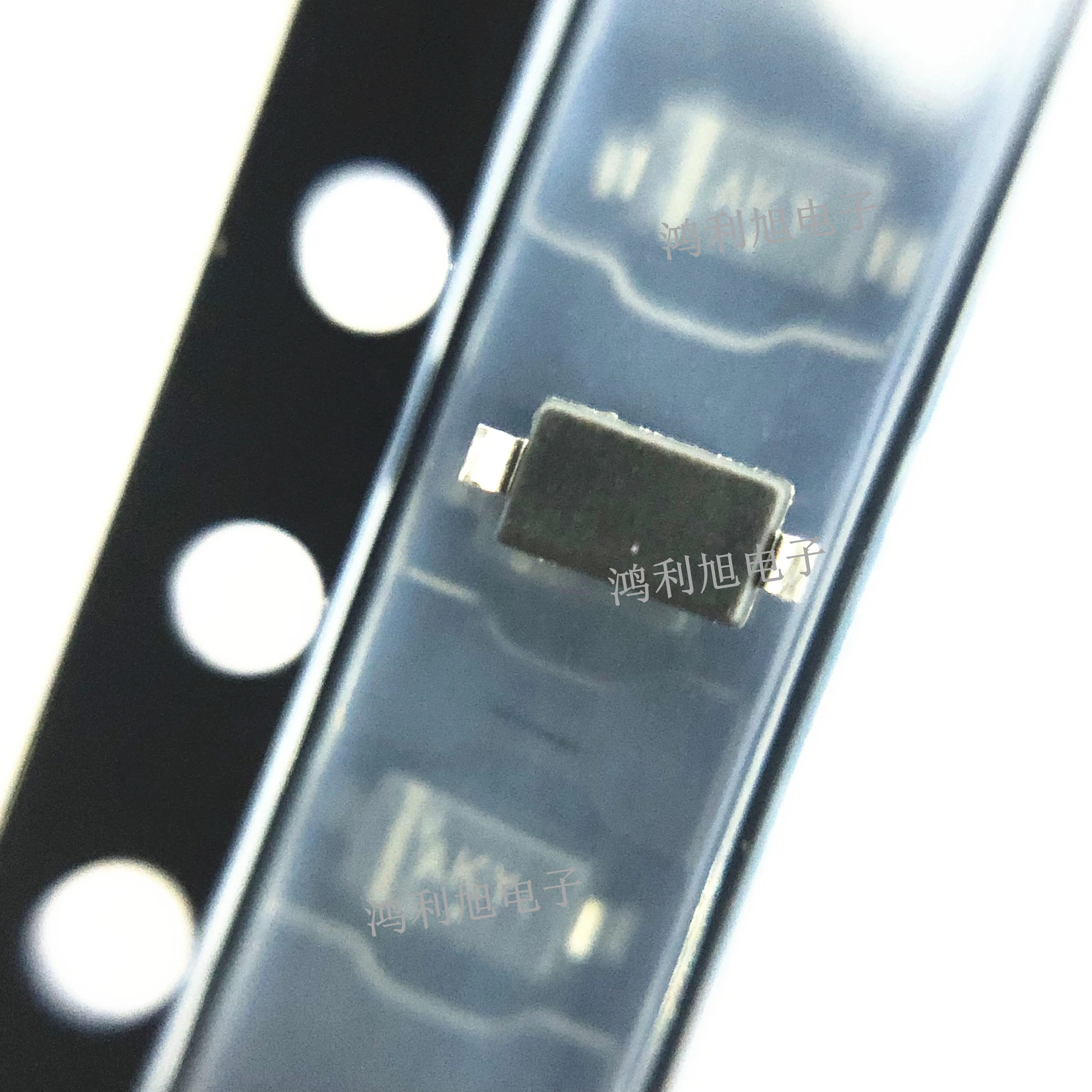 10PCS/Lot NSI45015WT1G NSI45015 MARKING: AK LED Driver 19.4uA Supply Current 2-Pin SOD-123 T/R