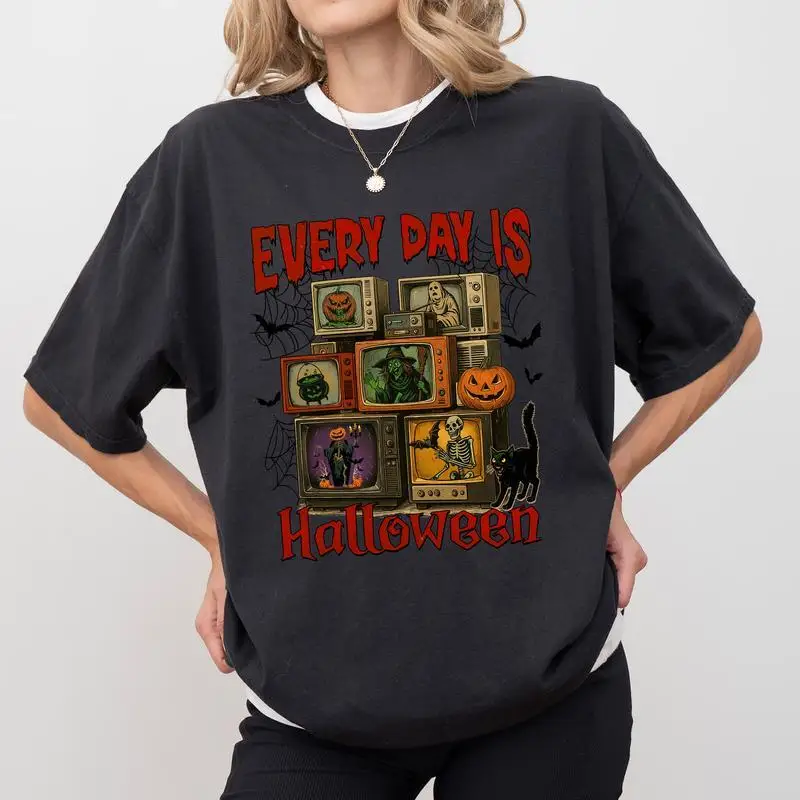 

Retro Every Day Is Halloween T-shirt Vintage Spooky Graphic Tee for Women Men Casual Fall Outfits