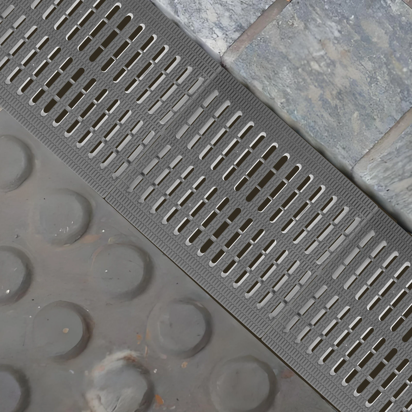 

Heavy-Duty Plastic Grate Outdoor Trench Cover Channel Drainage System Kitchen Water Channel Lightweight Easy Install Reusable