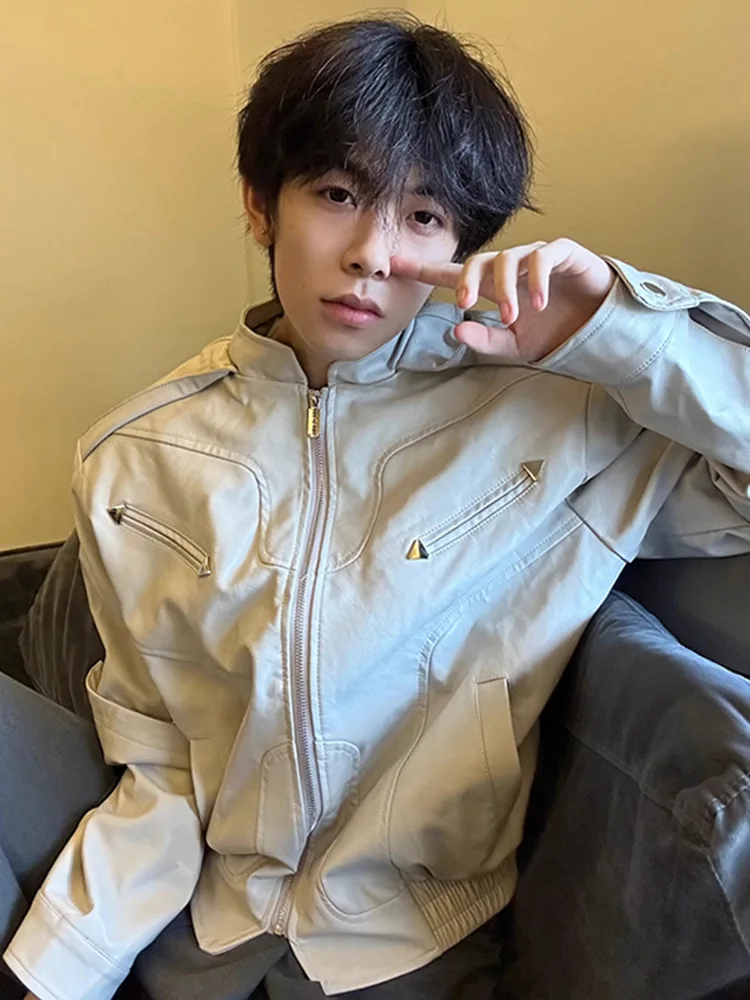 

Мужская куртка серого цвета: оригинальная дизайнерская коллекция, модный и современный стиль, актуальная и популярная модель