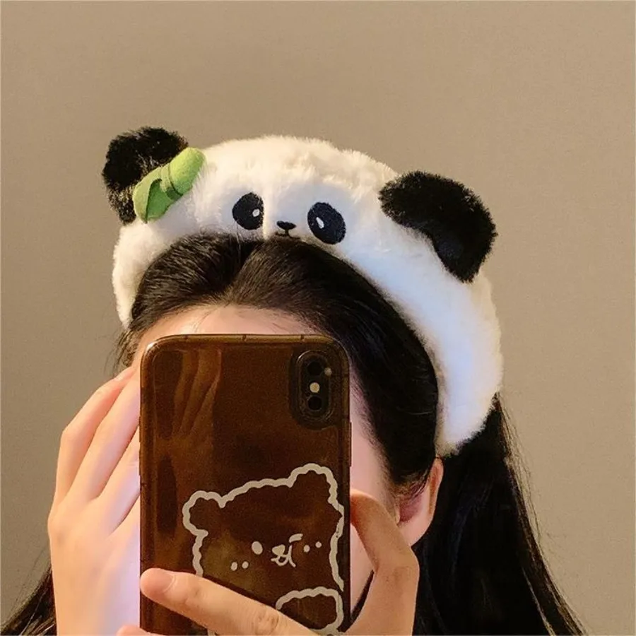 Cute Cartoon Panda Plush Headband for Women's Face Washing Amusement Park, Funny and Creative Headband for Zoo Hair Accessories
