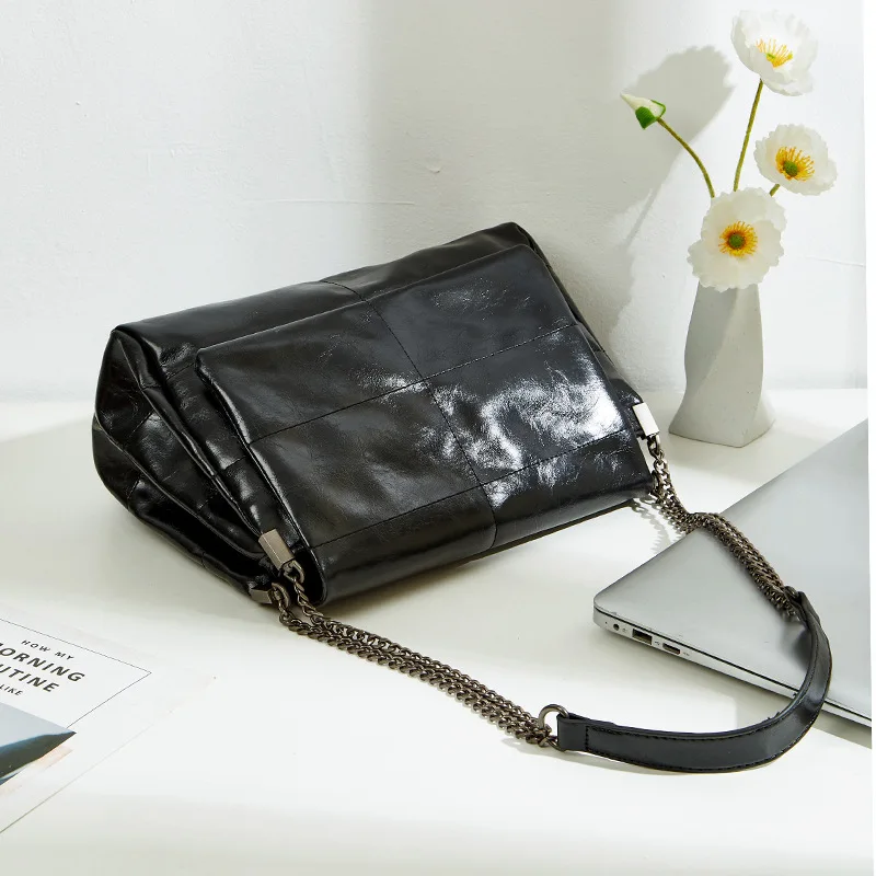 

【2026 New Large Capacity Tote Bag】Women's Designer Chain Shoulder Bag - Luxury Spring Summer Commuter Purse - High-End Underarm