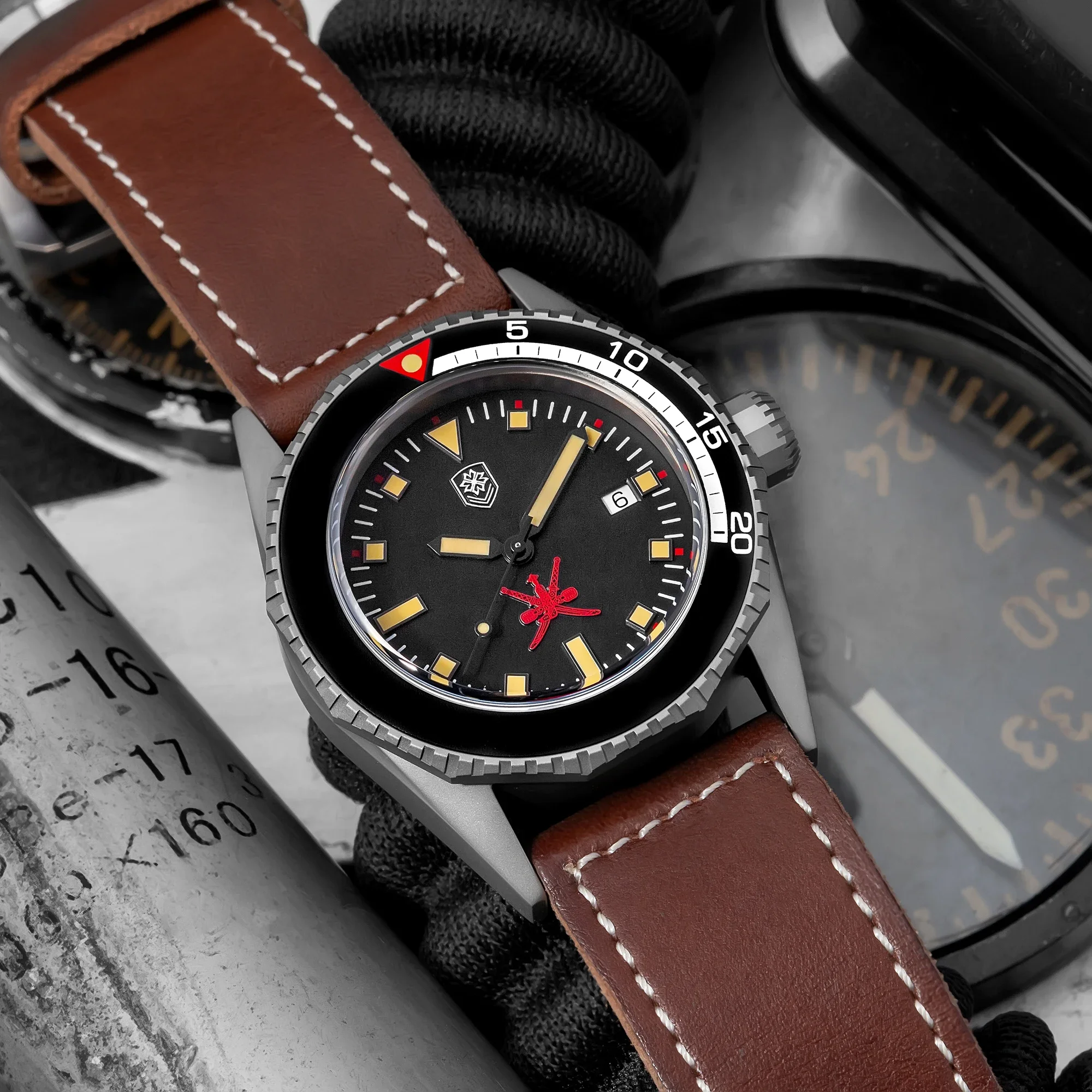 【T019】THORN Watch: Retro, Fashionable and Trendy Men's automatic mechanical movement Diving Watch