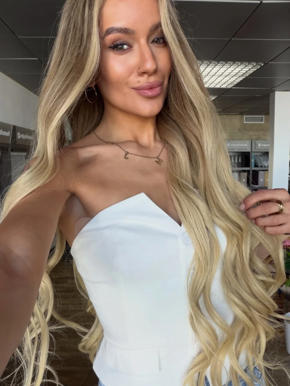 Golden Blonde Ombre Highlight Lace Front Wig Long Soft Loose Wave Ash Roots Heat Resistant Fiber Pre-plucked for White Women
