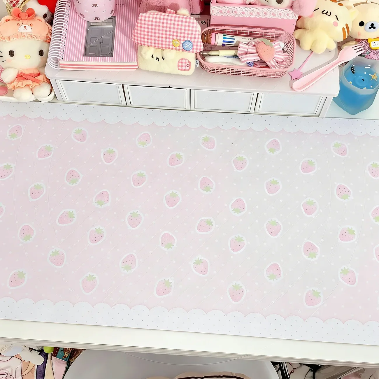

Leather Desk Pad Protector Full Strawberry Polka Dots Japanese Mouse Pad Office Desk Mat Waterproof Non-Slip PU Desk Blotter Pad