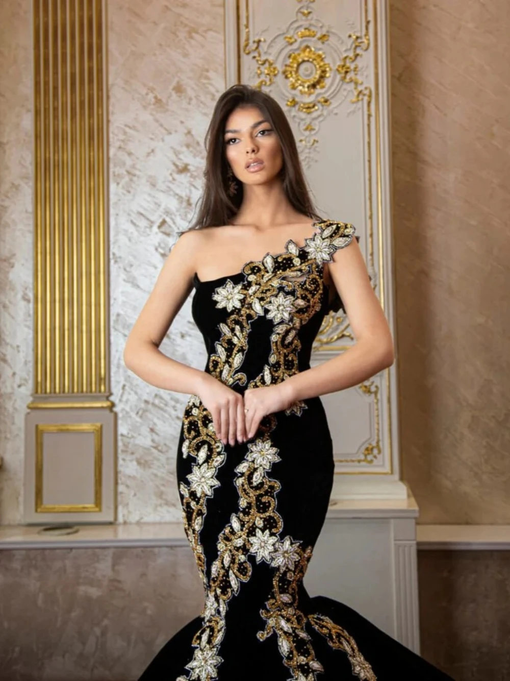 Delicate Velvet Evening Dress Party Kaftan One Shoulder Luxurious Gold Appliques Beading Cocktail Gown Customized Mermaid Wear