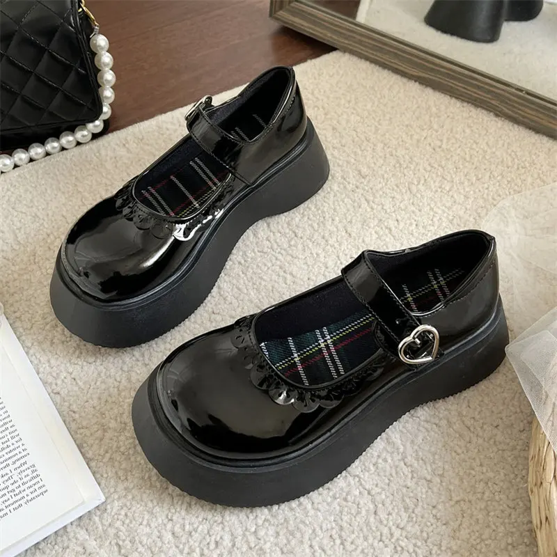 Black Chunky Platform Lolita Shoes Women New Heart Buckle Small Leather Shoes Student Japanese Style cosplay JK Uniform shoes