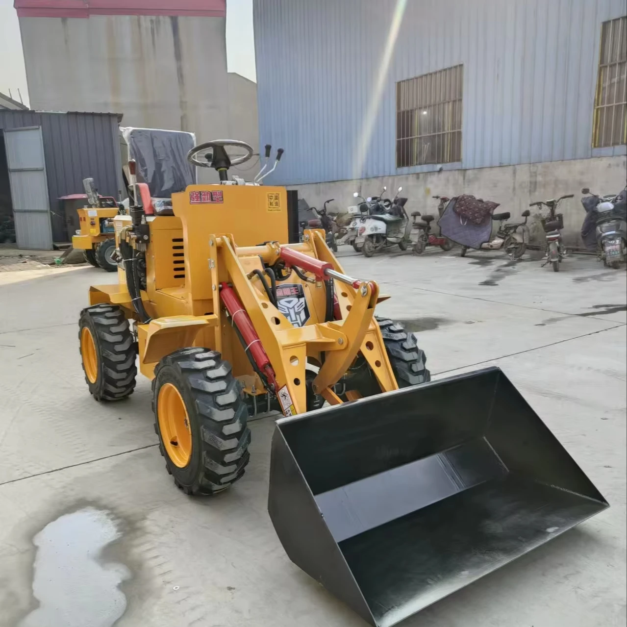 18Hp Electric  gasoline loader, diesel loader, household electric small shovel, four-wheel drive Small shovel truck