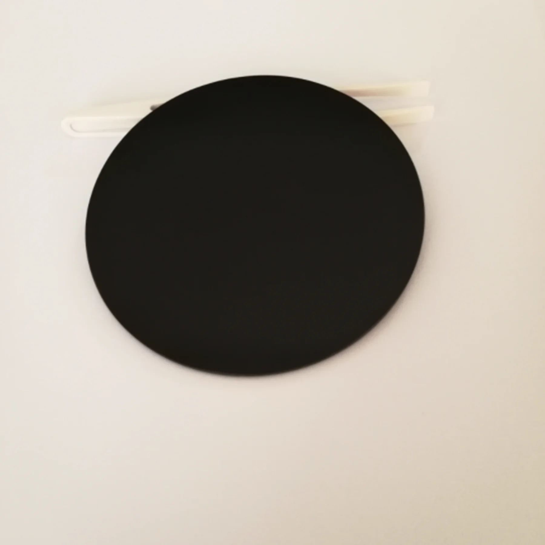 

Round Black Color Diameter 125mm And 2mm Thickness 365nm UV Pass Filter Glass ZWB2 For Led