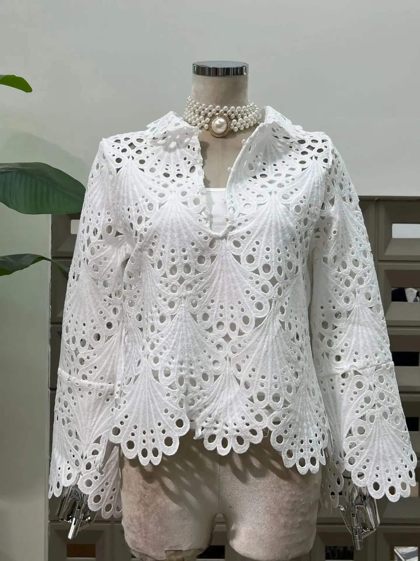 

Water Soluble Lace Pullover Hollow-Out Blouse Designer Lapel Minimalist Simple Style Autumn New Y2K Vintage Women Top Christmas