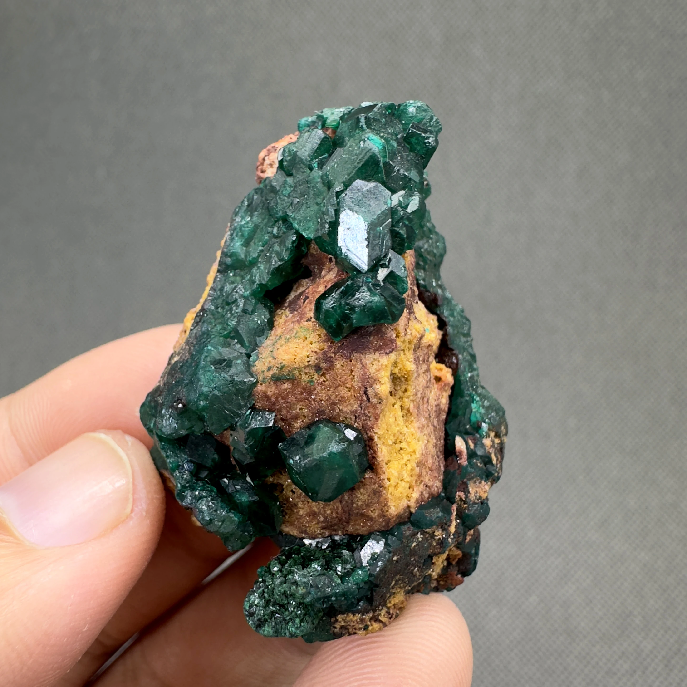 29 g Natural Congo green Dioptase Mineral specimen healing + healing quartz crystals and stones rock gemstone