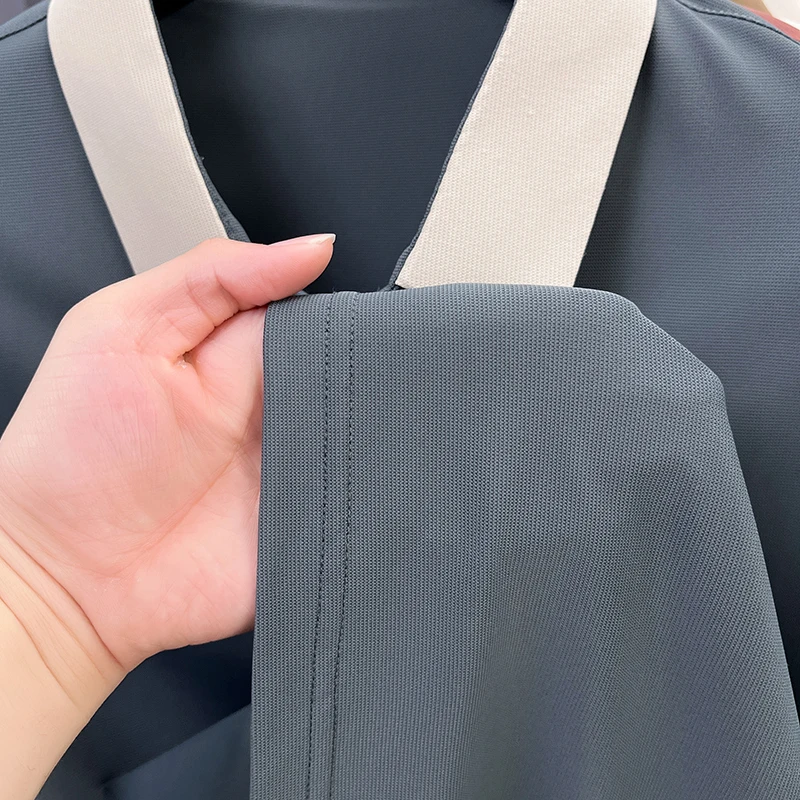 Leichter Luxus, exquisites Herren-Original-Print-Poloshirt, cooles Sommer-Revers-Kurzarm-T-Shirt, hochwertige Herrenbekleidung für den Alltag. – Detail 6
