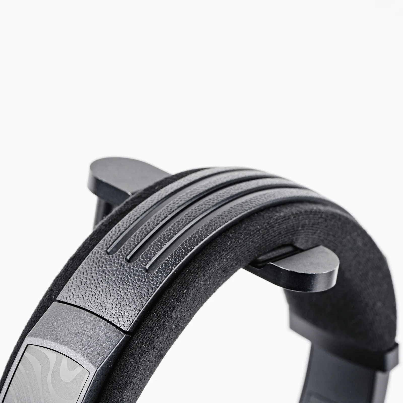 سماعات هارمونيك داين ذات الفتحة السوداء المريحة 50 مم ذات السائق الديناميكي شبه مفتوحة مع كابل نحاسي خالي من الأكسجين لعشاق الصوت