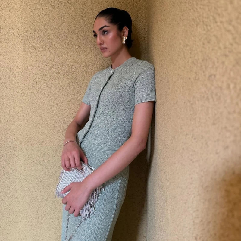 

Women Green Knitted Dress with Diamond Pearl Buttons Short Sleeves Slim Fit Elegant Evening Party Midi Robe
