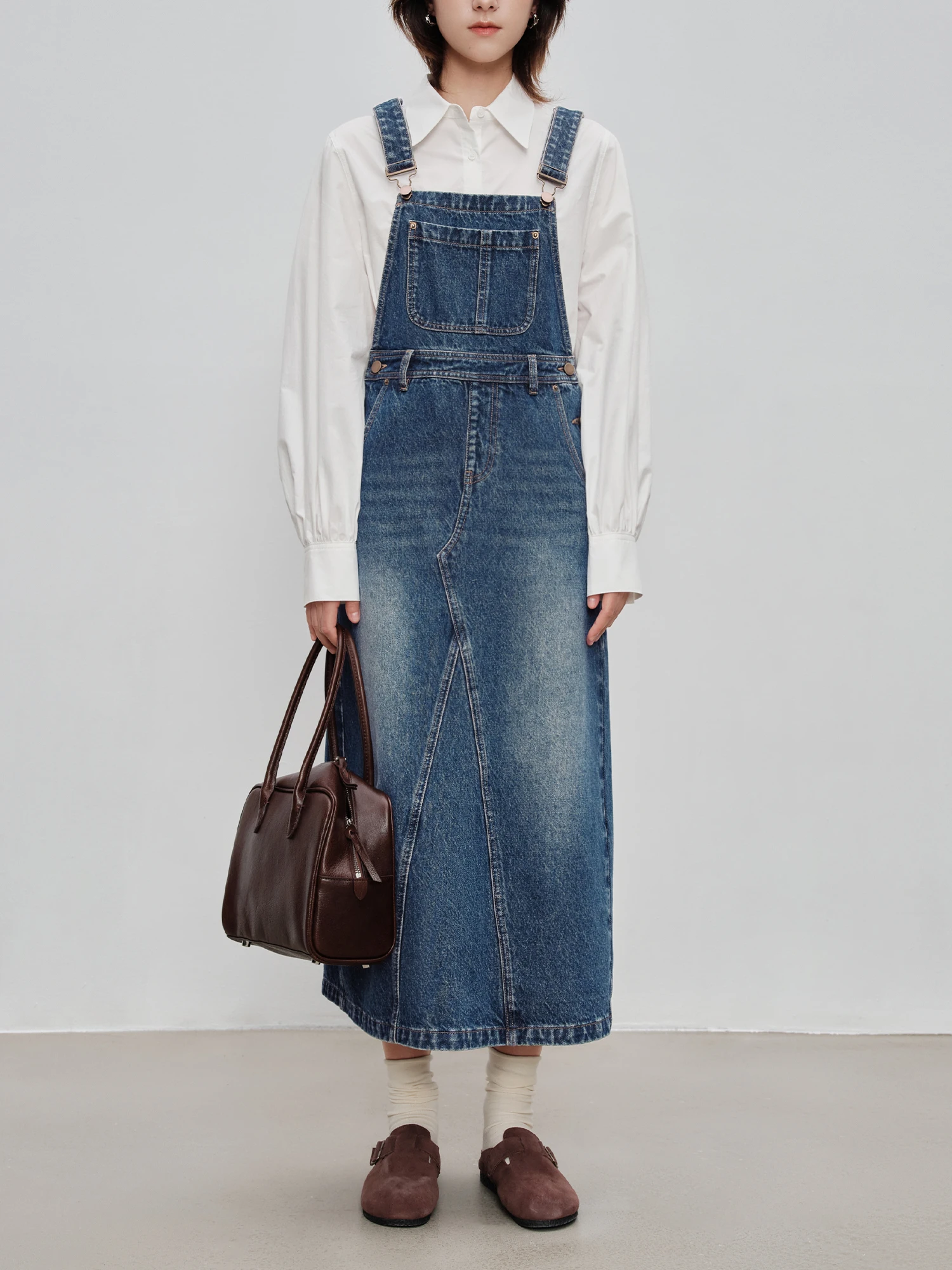 

ZIQIAO Retro Solid Dark Blue Denim Overalls Skirt for Women Autumn 2024 New Commuting All-match Casual Dress 24ZQ93014