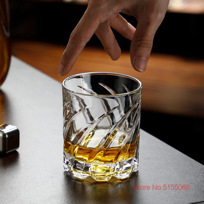 Germany Latest Design Rotating Glass Whiskey Old Fashioned Glass Stable Revolve Release Pressure Whisky Tumbler Crystal Wine Cup