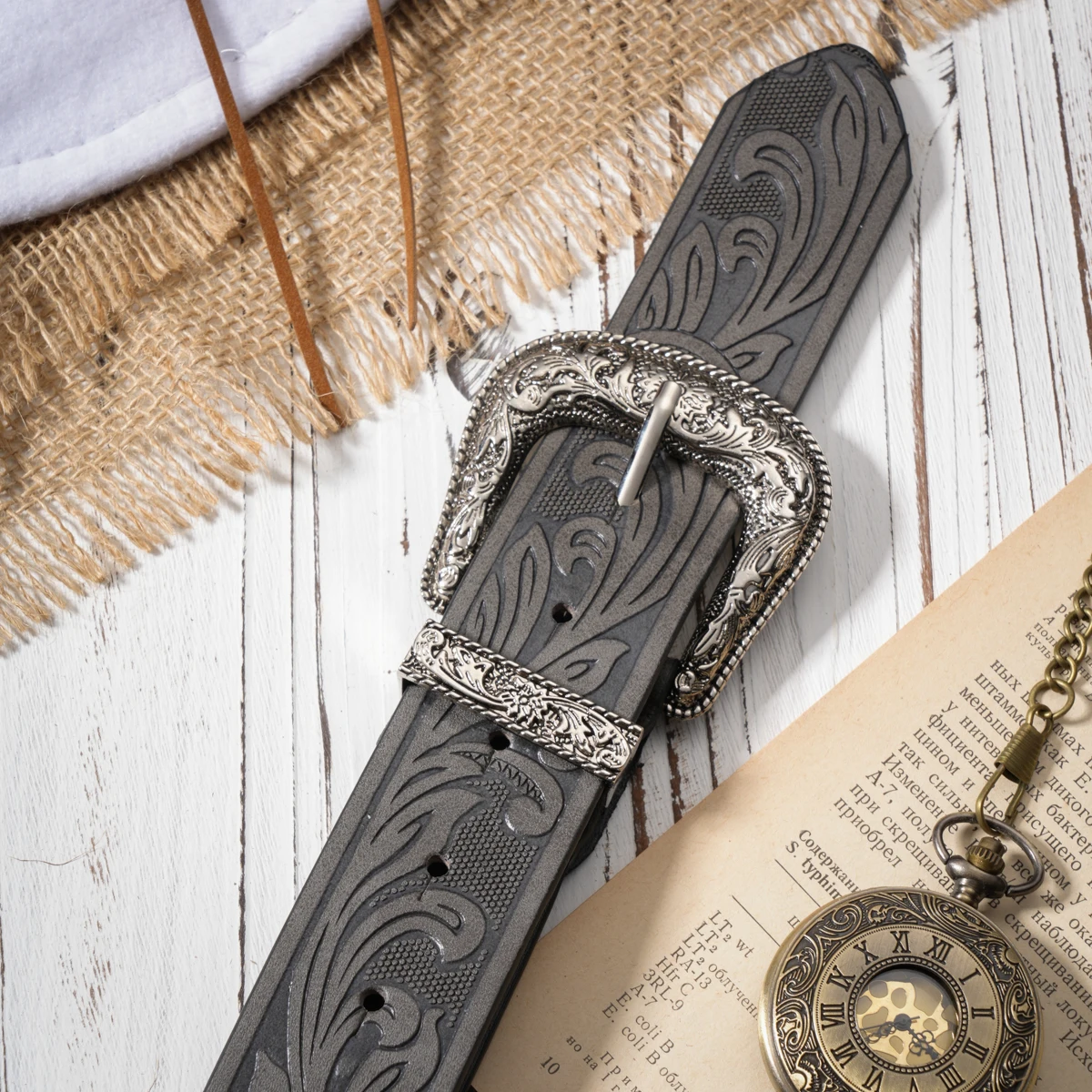 Ein lässiger, individueller und Retro-Gürtel, Kleidungsaccessoire im Western-Stil, Metallschnalle, PU-Gürtel, geeignet für Männer und Frauen. – Detail 10
