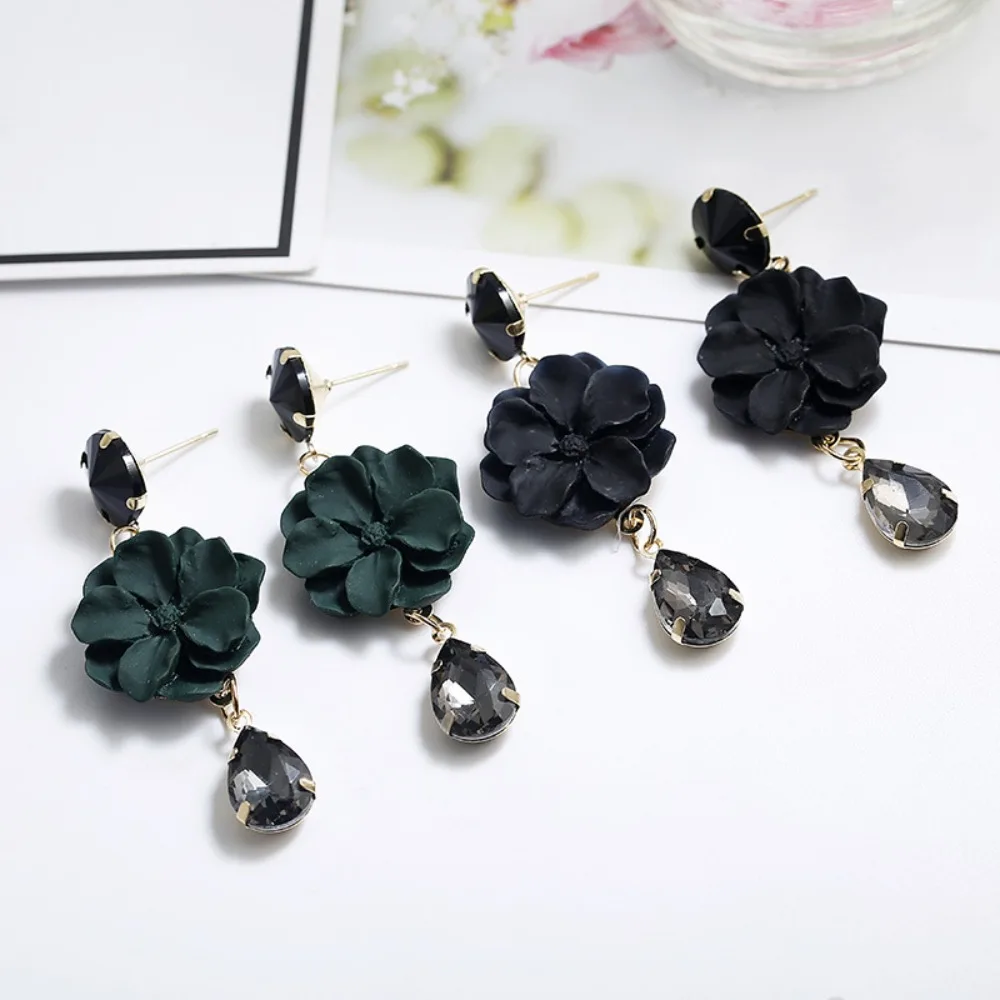 1pair Glass Crystal Jewelry with A Sweet Korean Style Trendy and Fashionable Ear Pendants Extremely Beautiful Earrings