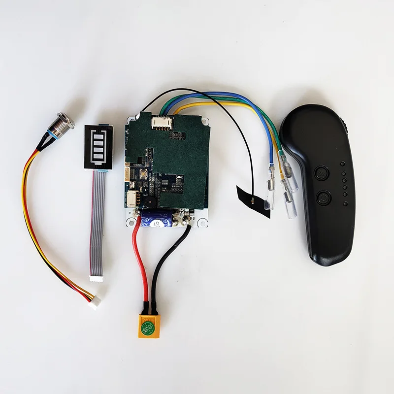 Electric four-wheel skateboard controller Electric remote control system Electric skateboard