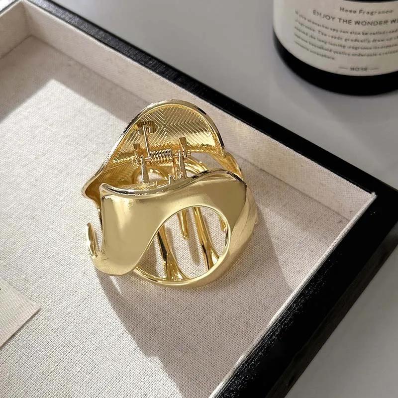 

New Punk Geometric Metal Gold Silver Simple Hair Clip Claw for Women Trendy Large Crab Catches Clamp Korea Headwear Accessories