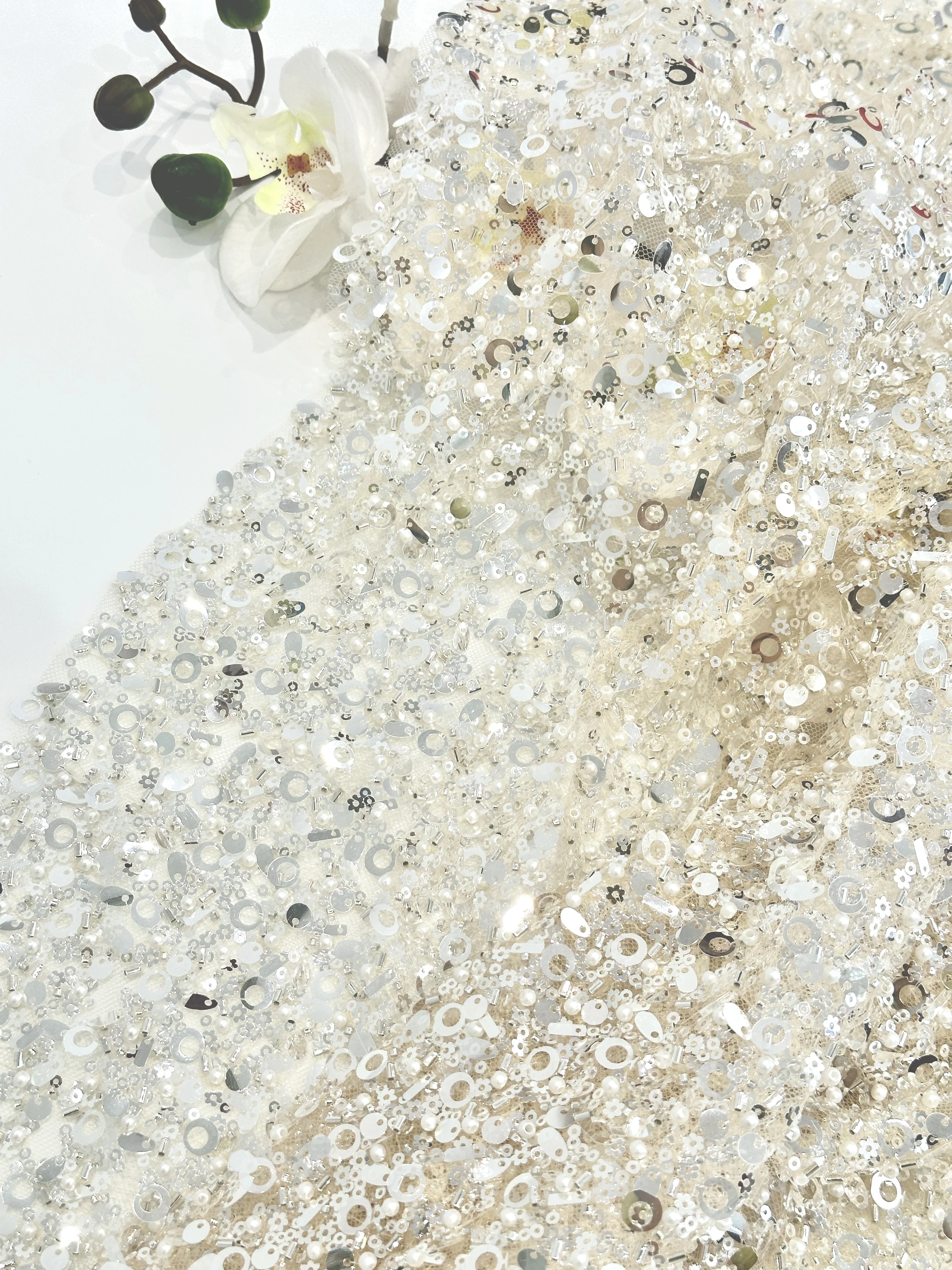 

2025 High Quality Sequins Heavy Lace Fabric African Beaded 3D Embroidery Mesh Net Laces 5 Yards for Party Dresses