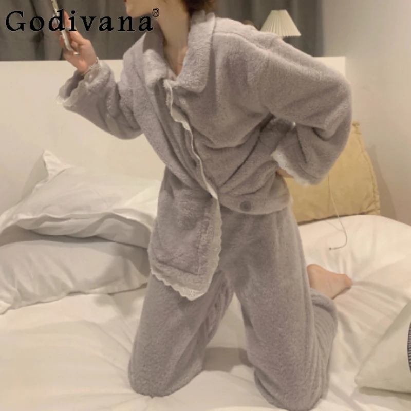 

Large Size Coral Fleece Pajamas Winter Women Thickened 2025 New Elegant Lace Comfortable Turn-down Collar Loungewear Sets