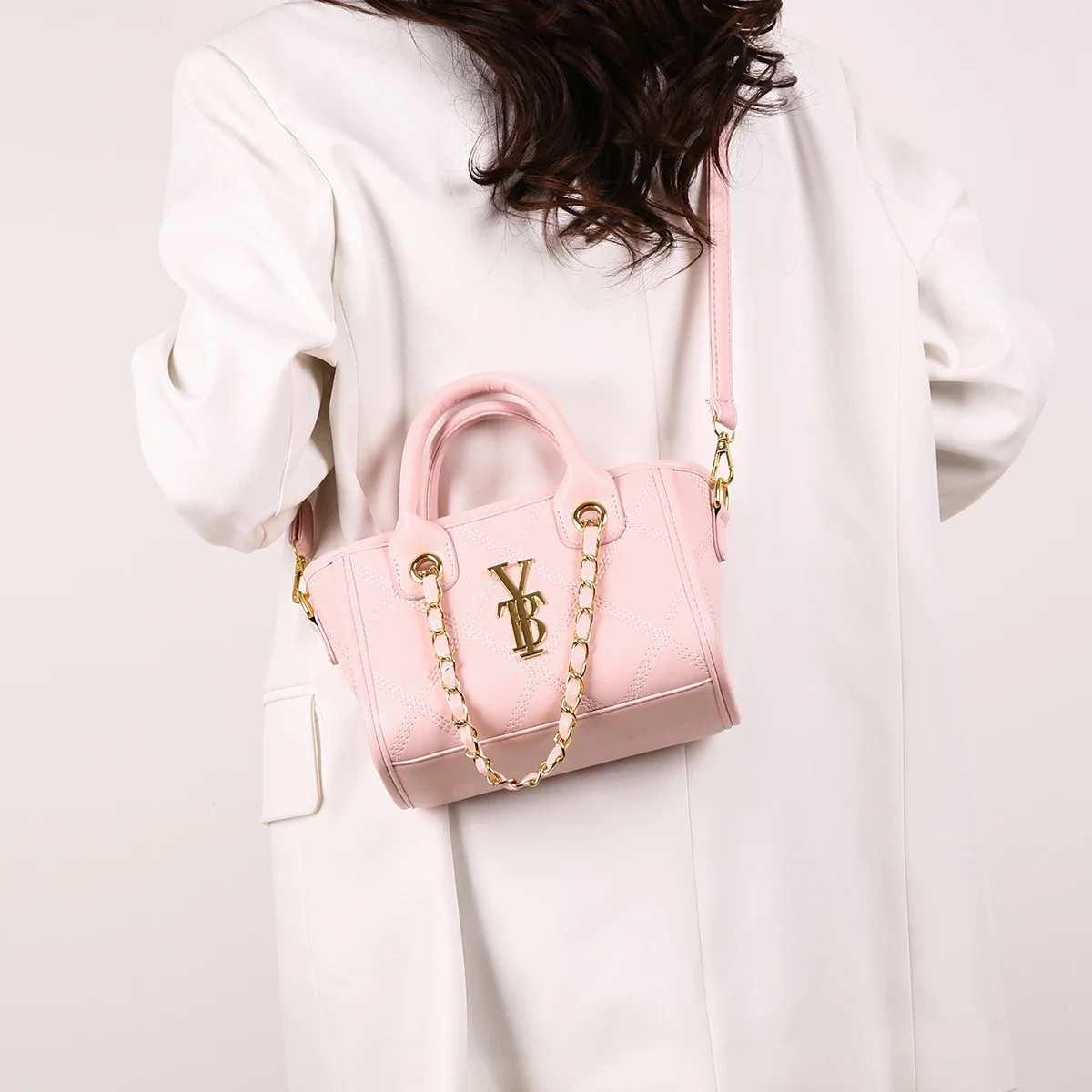 

Elegant Designer Women's Shoulder Bag Luxury Leather Crossbody Handbag Stylish Ladies Tote Durable Chic Messenger Bag