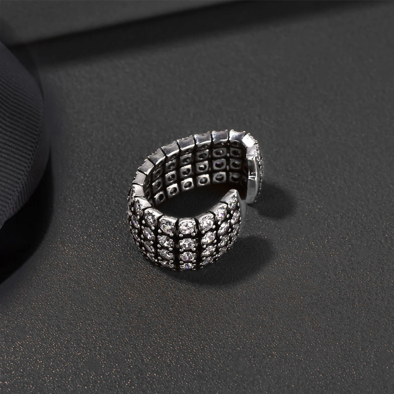 

Новые ювелирные изделия и аксессуары, серьги-клипсы в классическом стиле с инкрустацией цирконом в форме капли, полые серьги-клипсы для ушей, женские вечерние и подарки