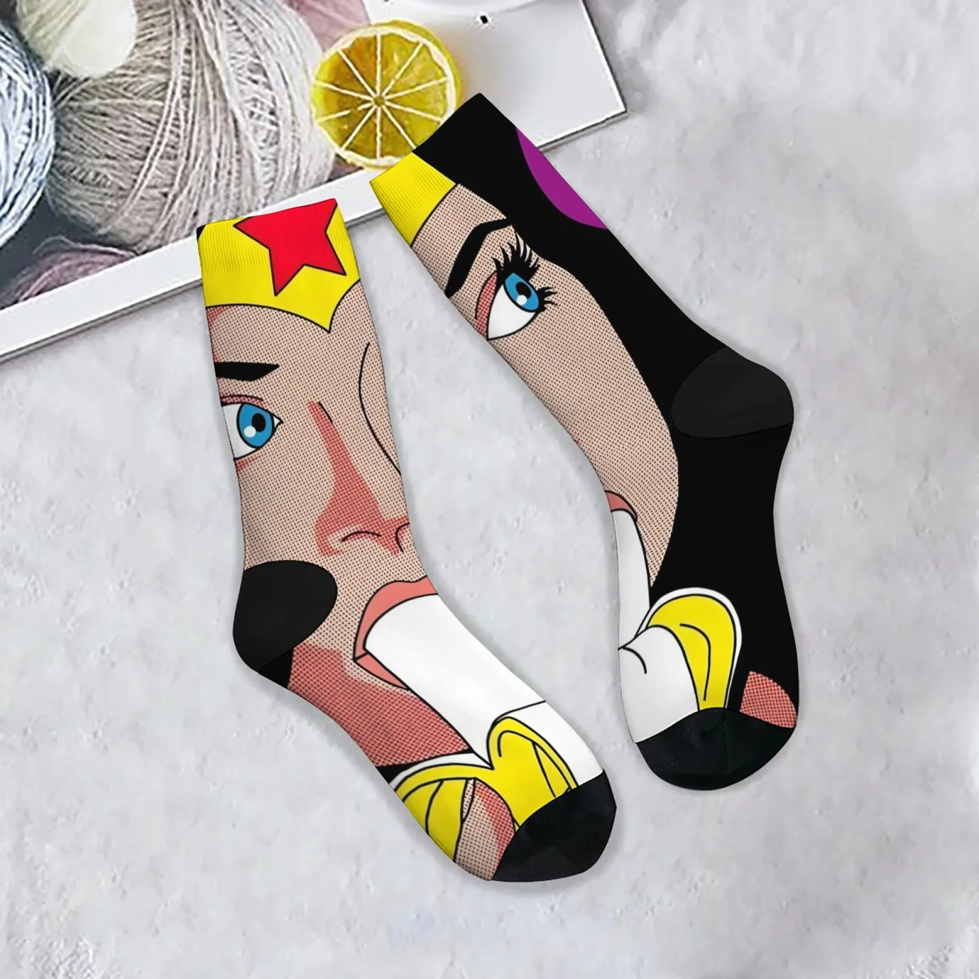Retro Comic Mädchen Pop Art Herrensocken Neuheit lustige Crew Socken Harajuku Stil verrückte Straße Hip Hop glückliche Socken lässiges Partygeschenk
