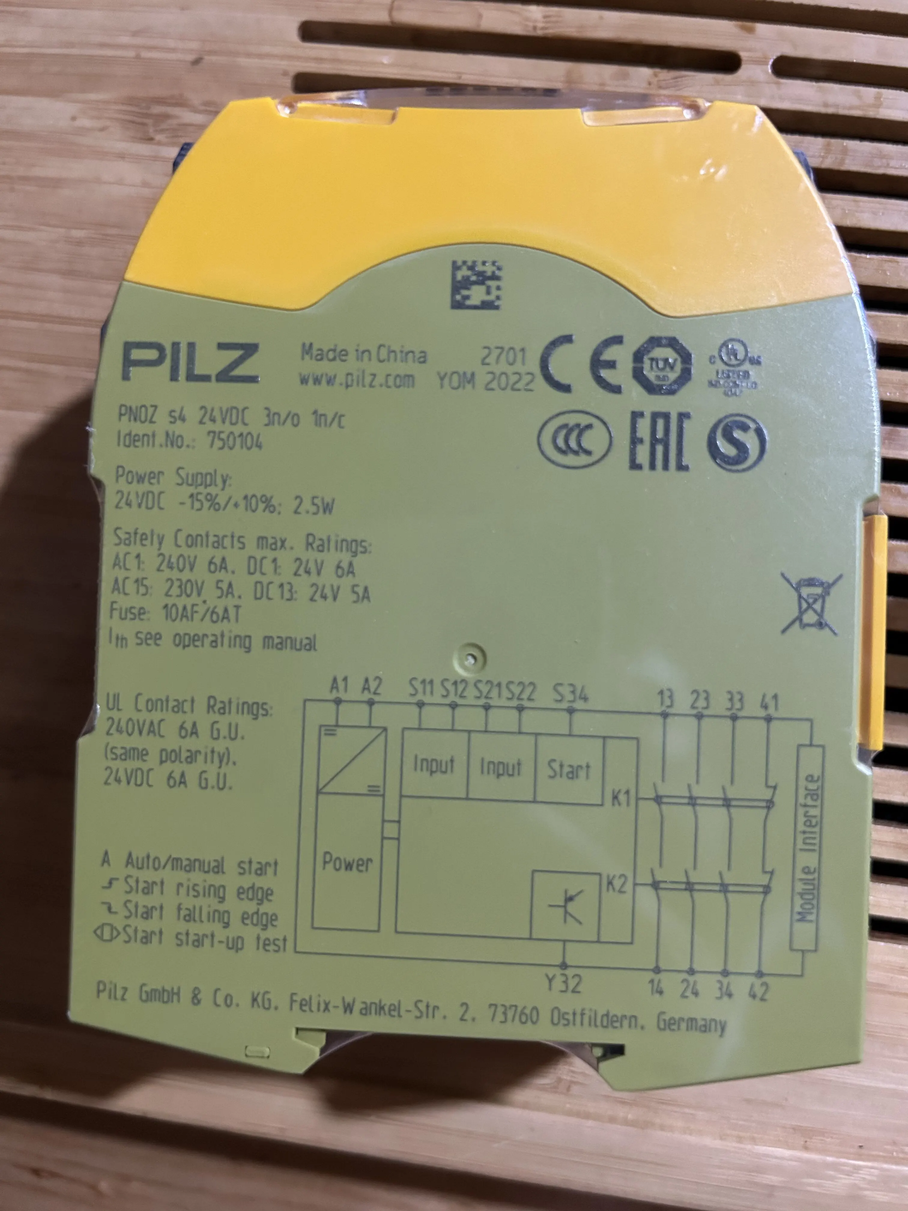 

Реле безопасности Pilz PNOZS4 751104 750104 750134 S5 751105 750105