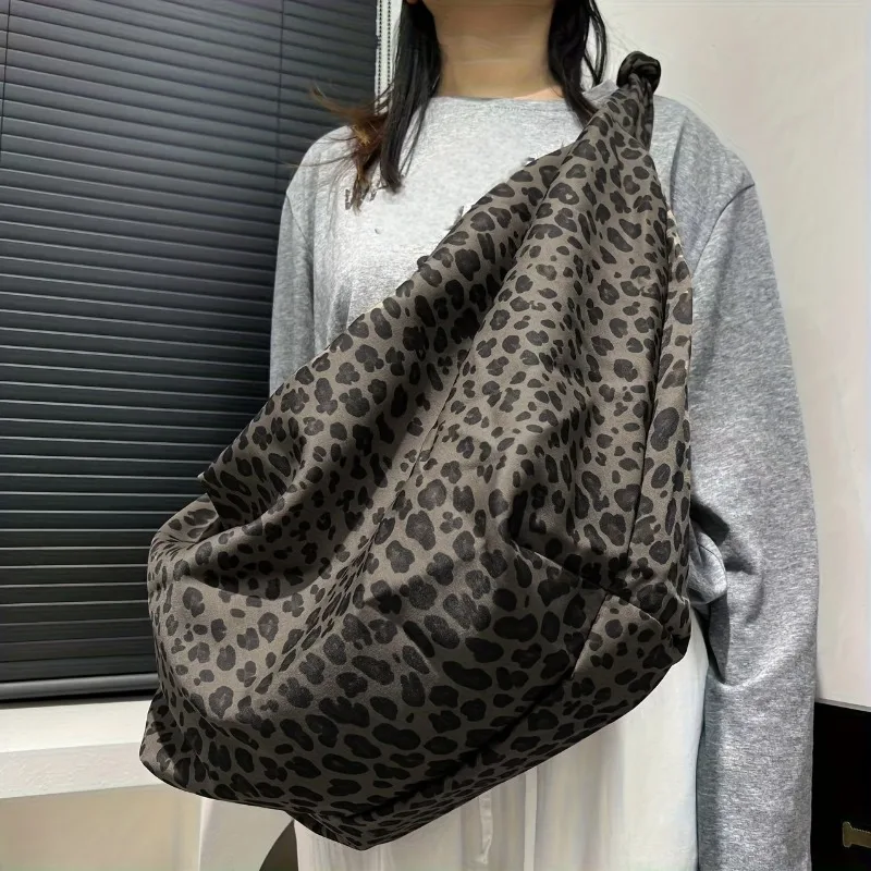 

Women Fashion Leopard Print Chest Bag Large Size Casual Sport Crossbody Bag Lightweight Shoulder Bag Daily Travel Shopping Bag