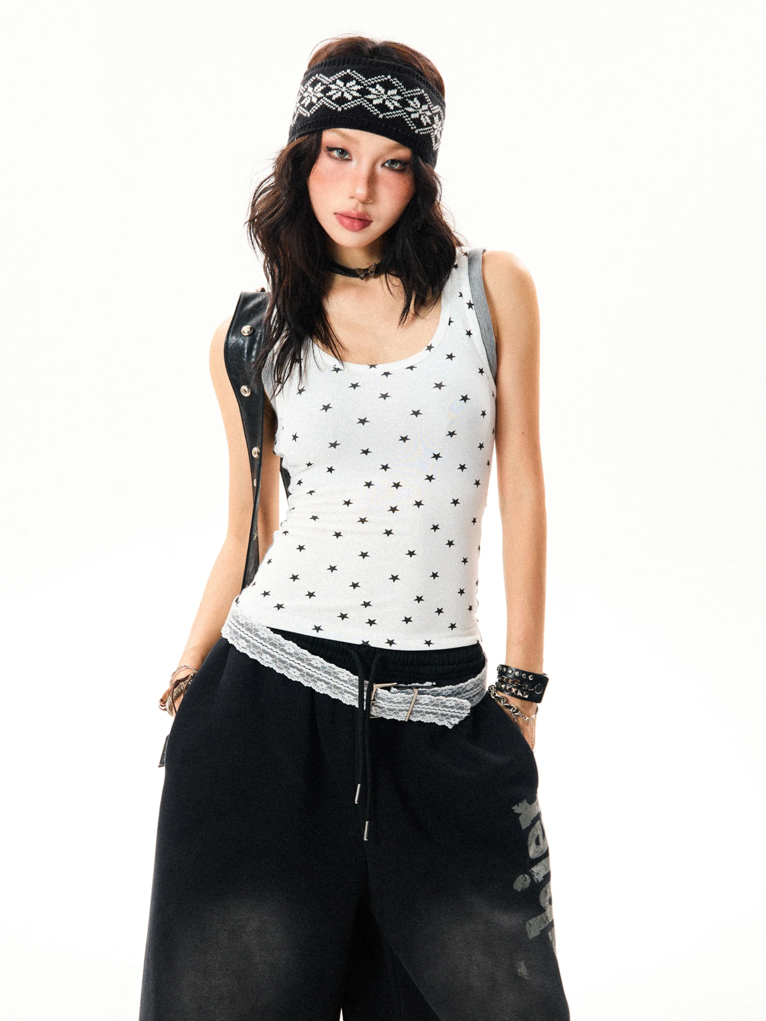 Young Stage American Style Star Print Crop Top And Tank Top Set for Women Summer Spicy Short Model Commute Style Slim Fit