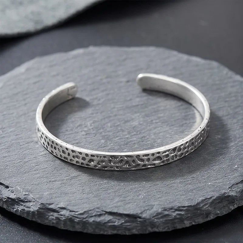 Kalen Vintage Edelstahl-Armreif für Herren, Gothic-Stil, für Damen, mit graviertem Buchstaben, Blumenmuster, verstellbarer Schmuck, Punk-Geschenk – Detail 9