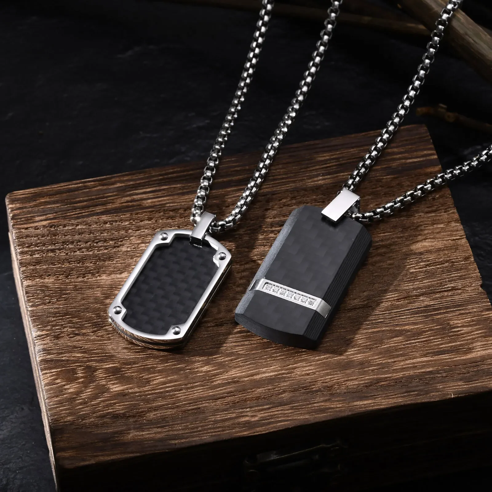 Stainless Steel Jewelry Men Luxury Necklaces Carbon Fiber Dog Tags Pendant With Chain Gift For Dad Boyfriend Valentine's Day