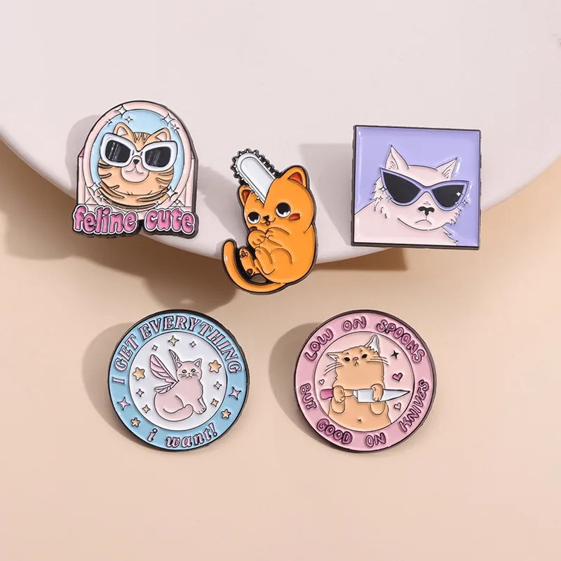 Cool cat with sunglasses Brooch Enamel Lapel Pin High Quality Alloy Badges Action Adventure Game Cosplay Brooches Jewelry Gift