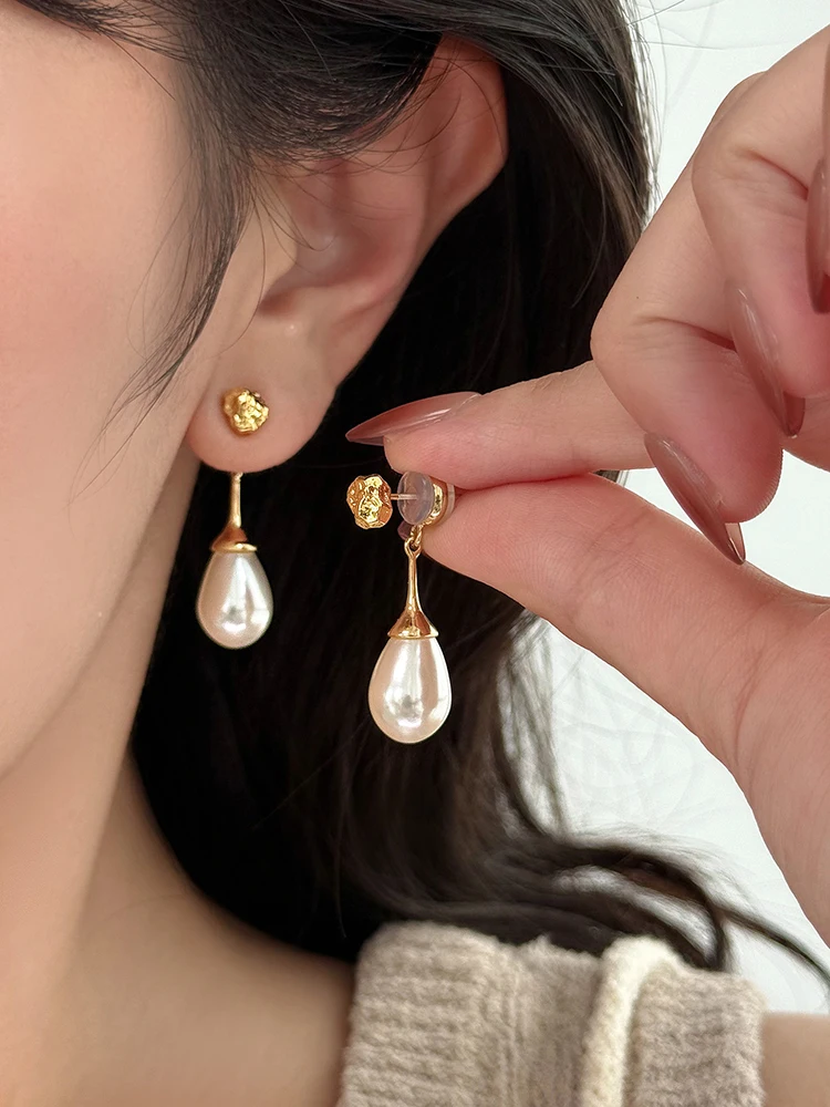 2026 Neue Imitationsperlen-Tropfenförmige Anhänger-Ohrringe in Goldfarbe für Damen, Eleganter Trendschmuck, Luxus-Accessoires für Partys – Detail 5